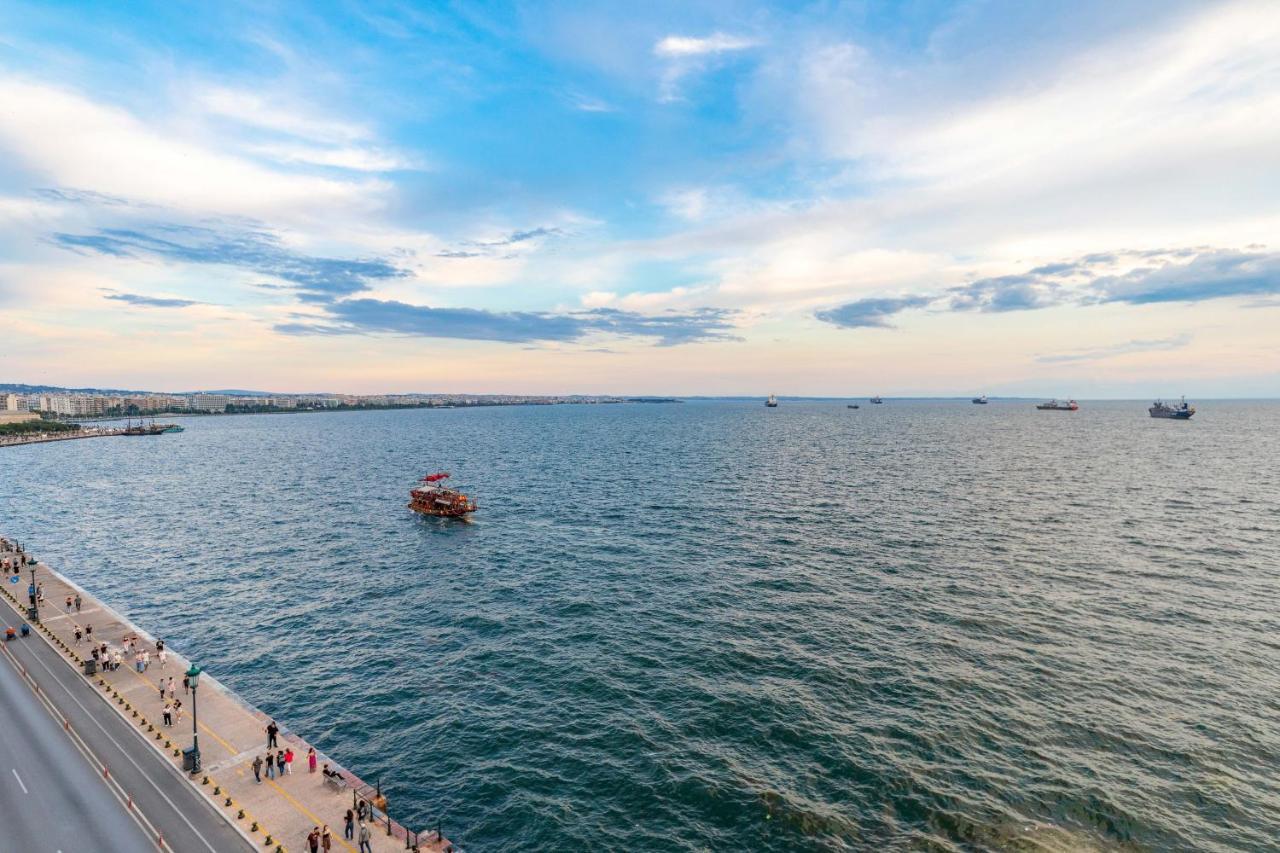 Iconic Salonica Suite Seafront Extérieur photo