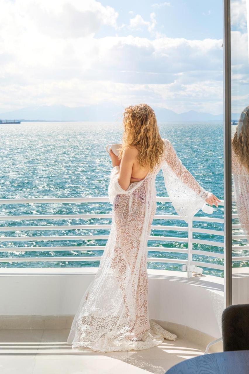 Iconic Salonica Suite Seafront Extérieur photo