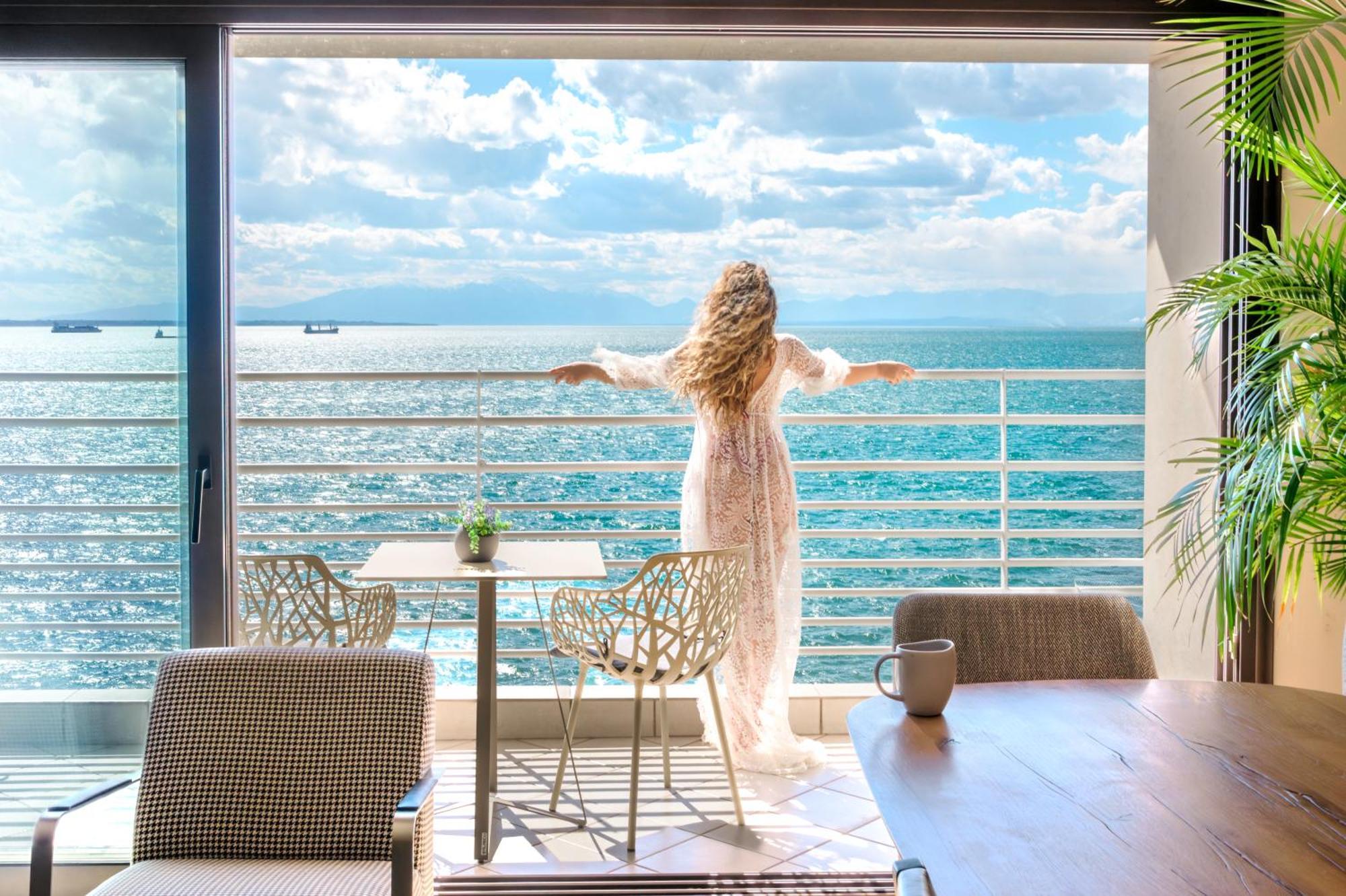 Iconic Salonica Suite Seafront Extérieur photo